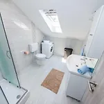 Iva Apartman *